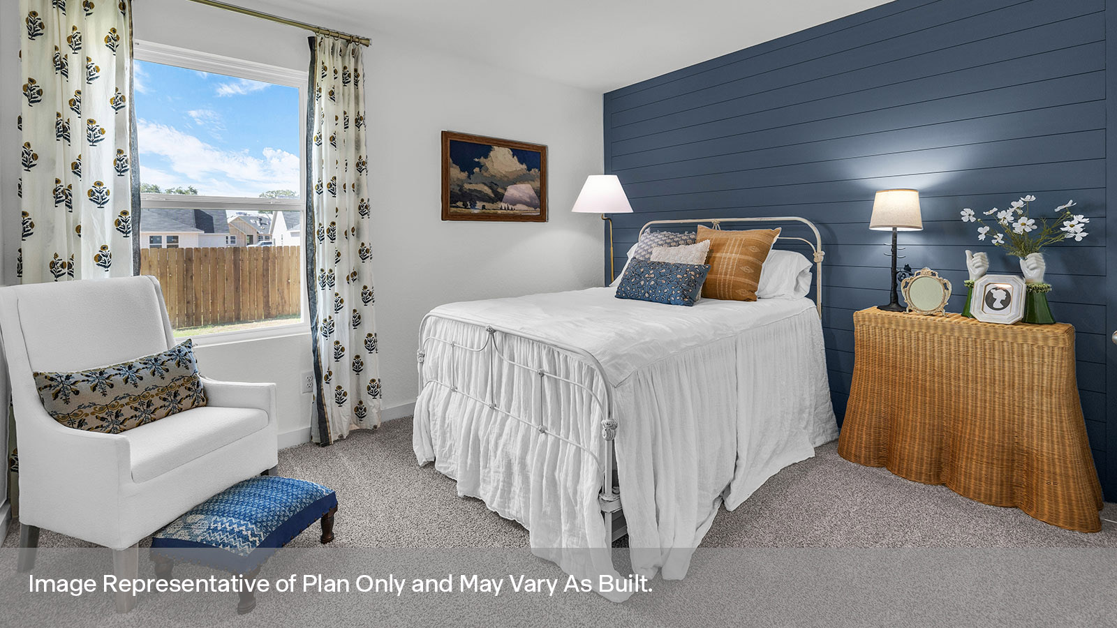 Secondary bedroom with carpeting and one window.