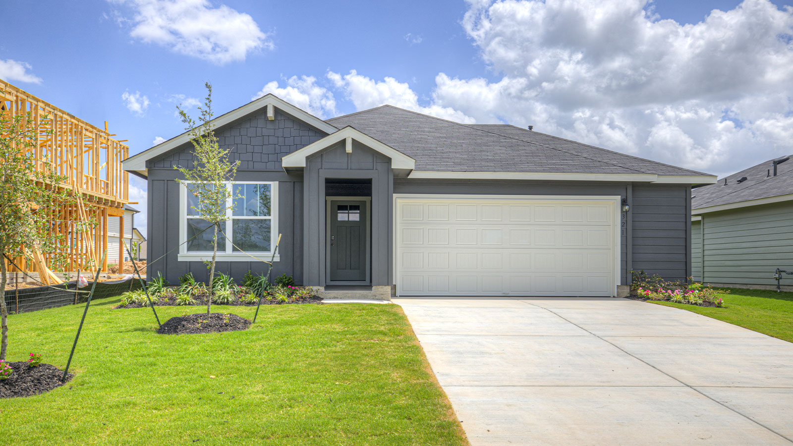 321 Yellowstone Dr exterior