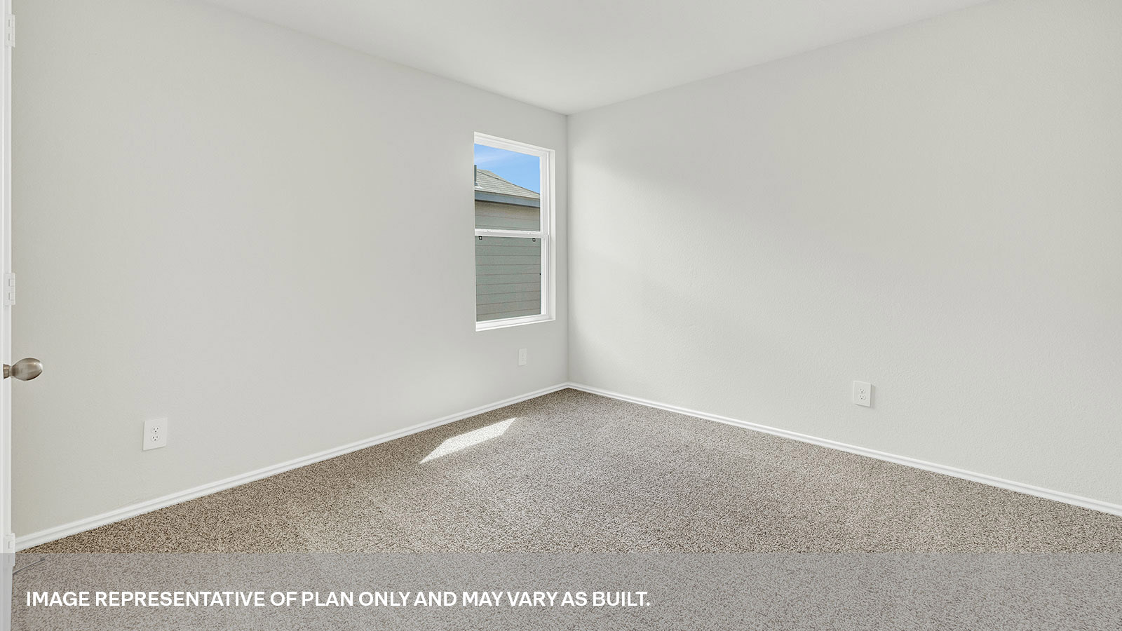 Secondary bedroom with carpeting and one window.