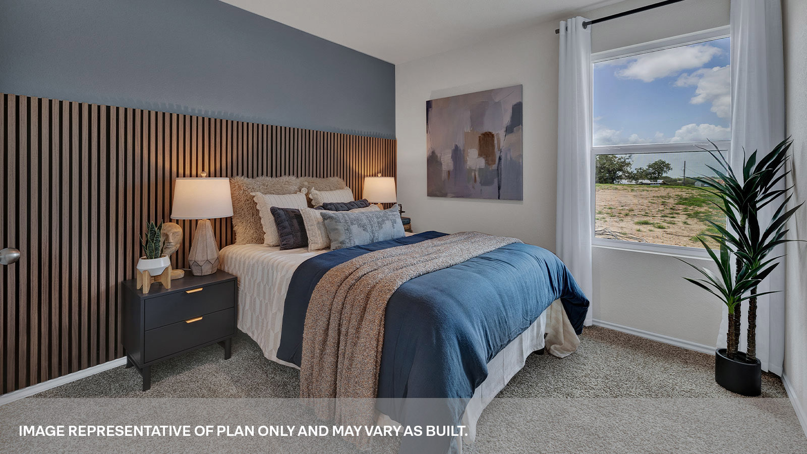 Secondary bedroom with carpeting and one window.
