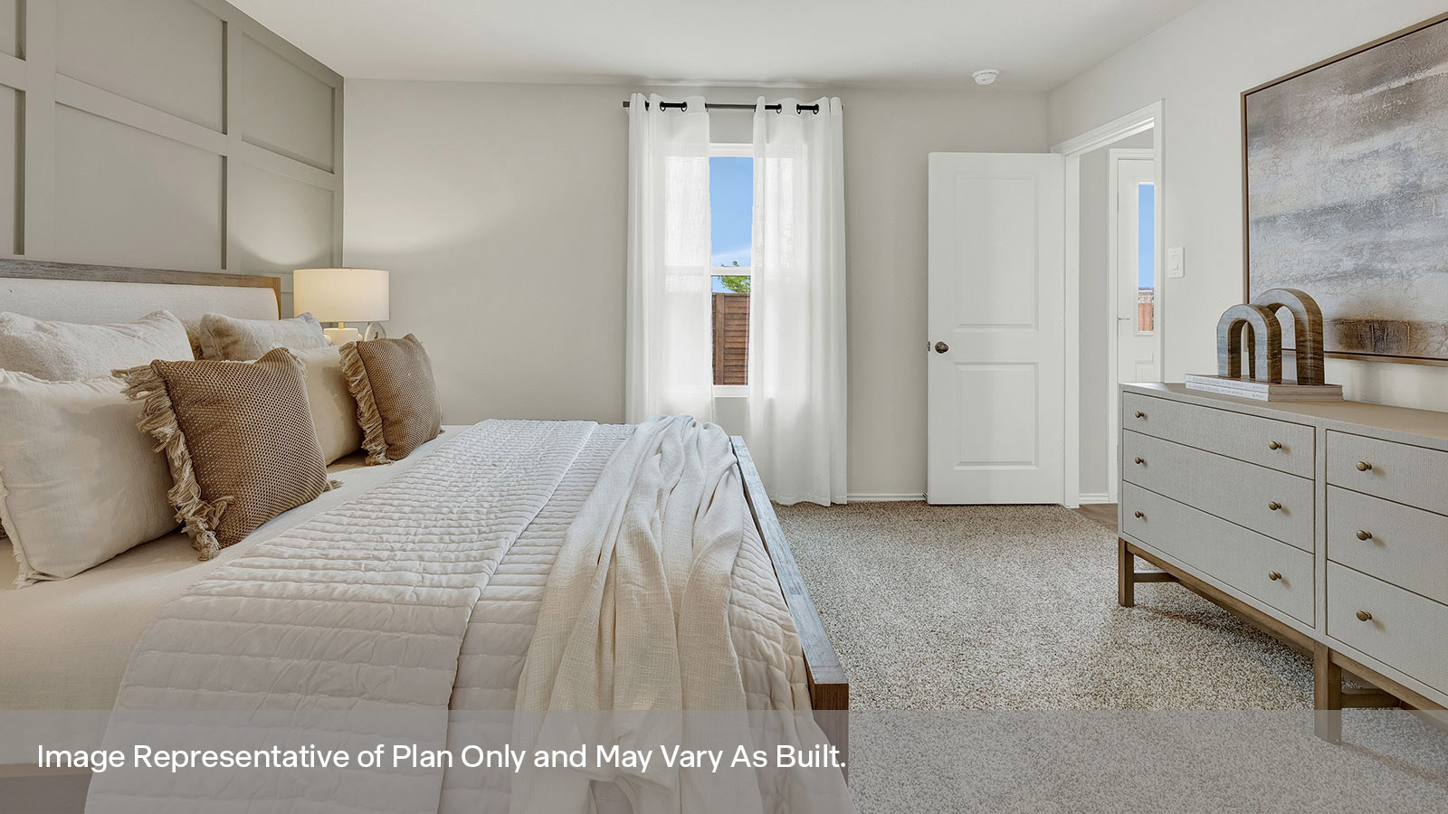 Main bedroom with carpeting and one window.