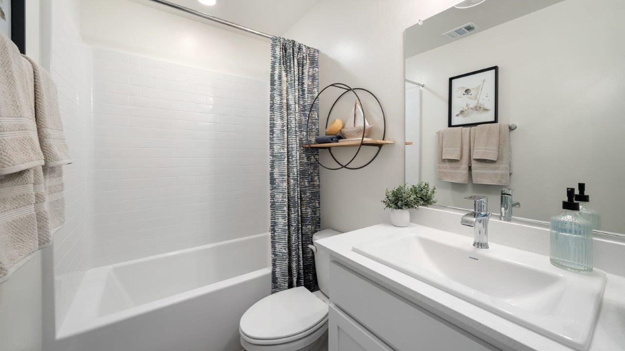 bath 2 in the madison model home