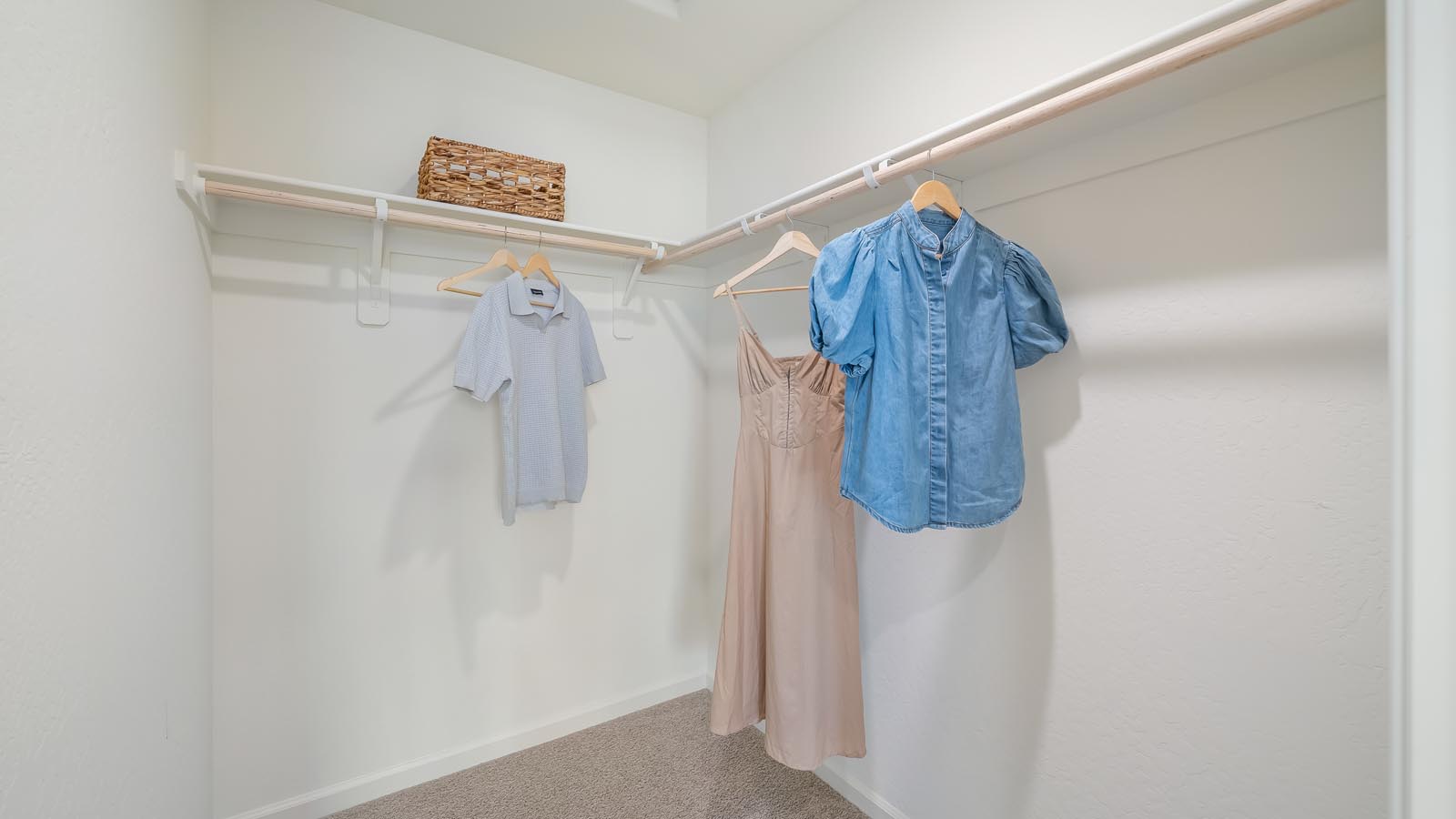 walk-in closet off primary bedroom