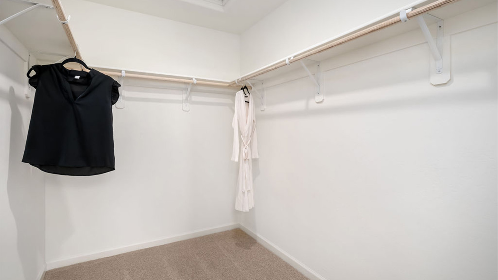 walk-in closet off primary bedroom