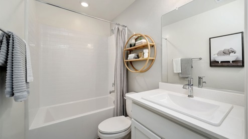 Coolidge guest bathroom