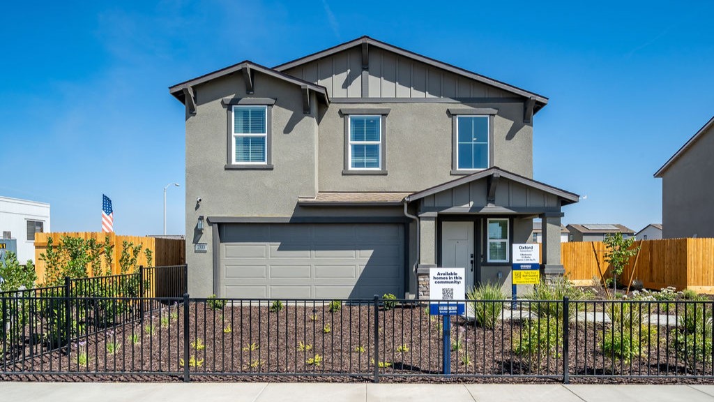 Original photo of the Oxford model home.