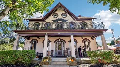 Exterior shot of the Harmony Inn