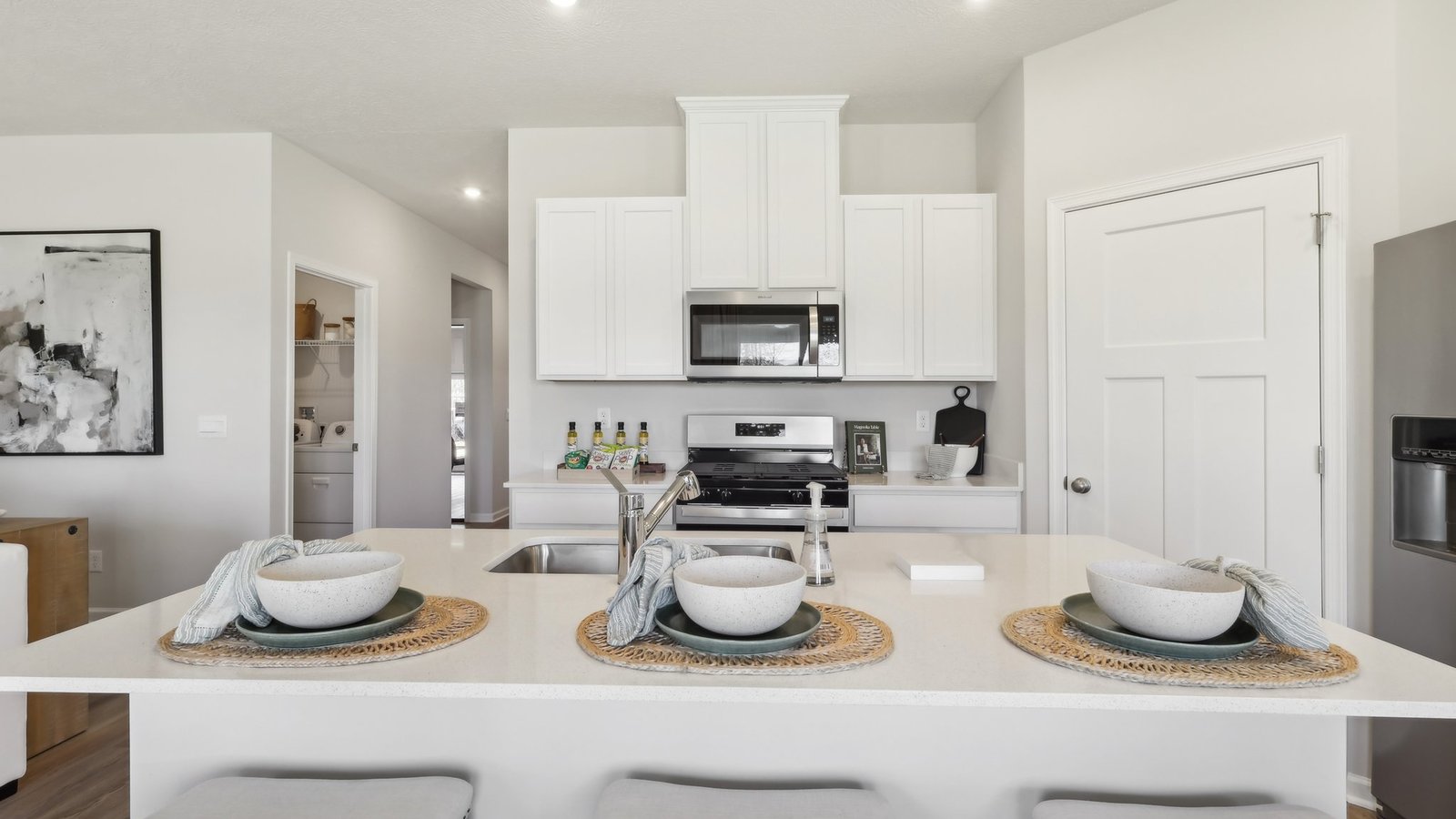 Kitchen with large island