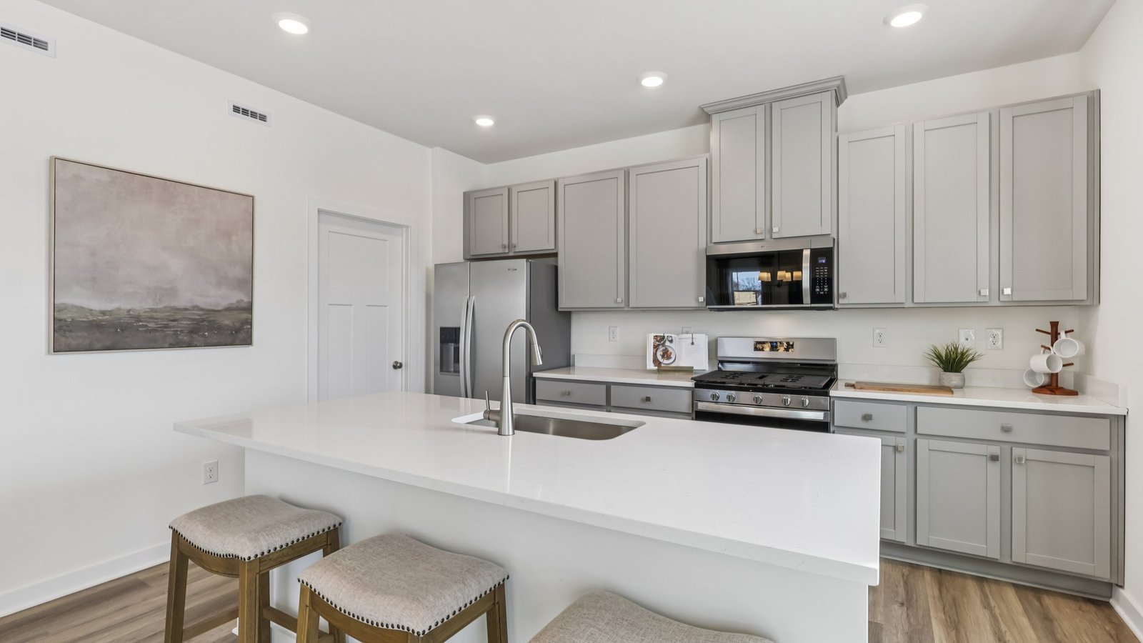 Galen kitchen with pantry