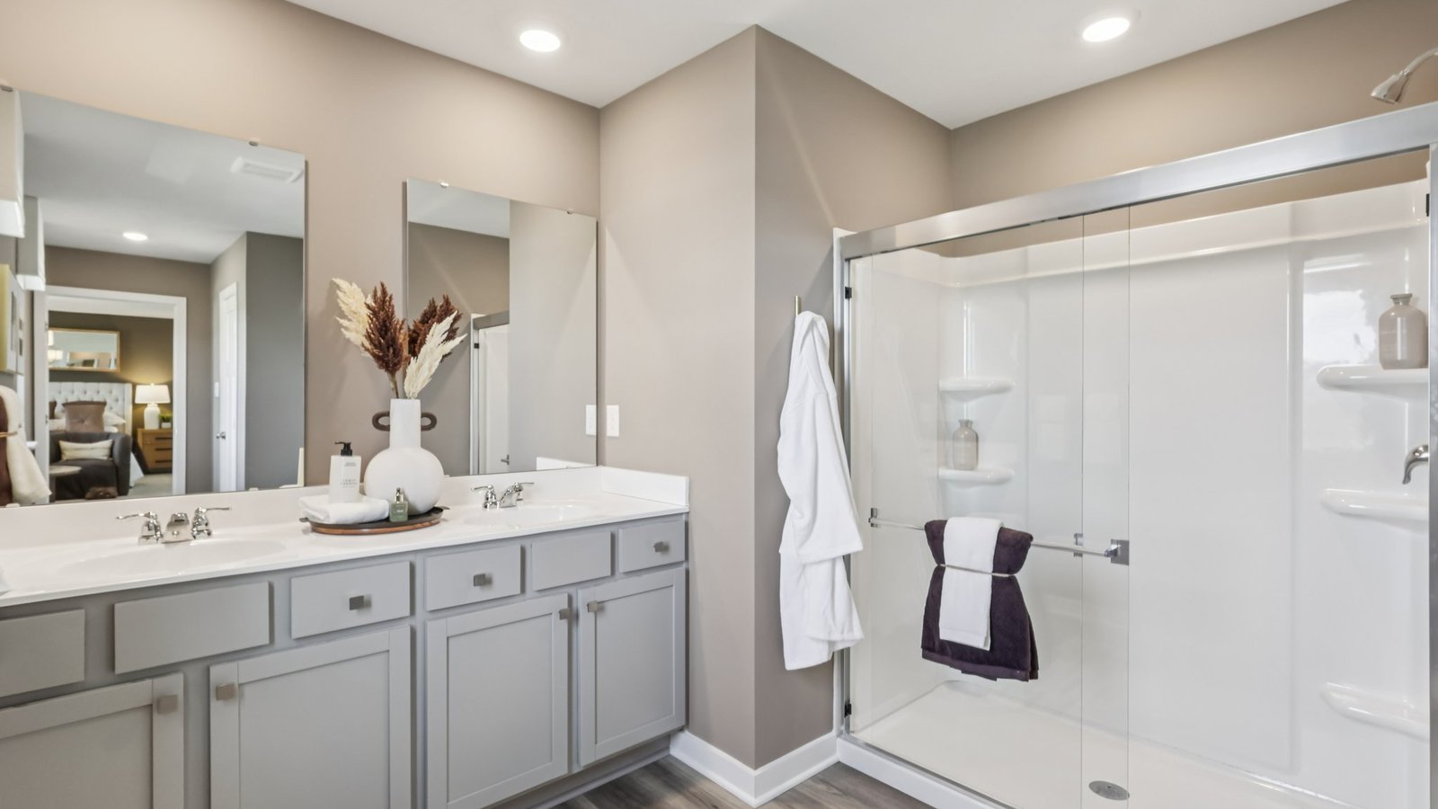 Galen primary bedroom ensuite bathroom