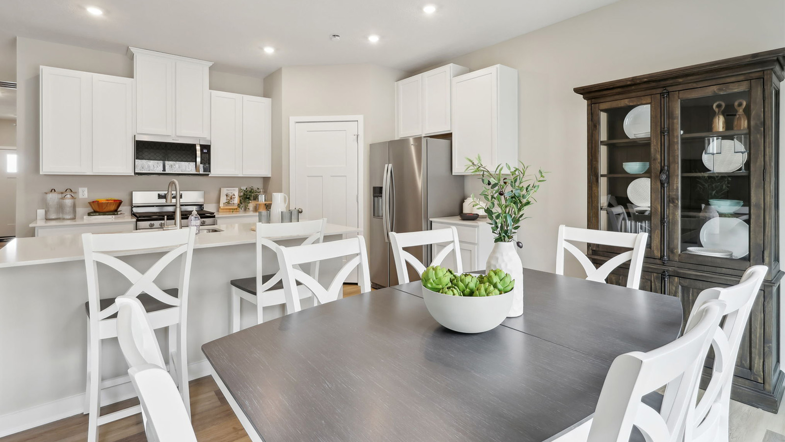 dining off of kitchen