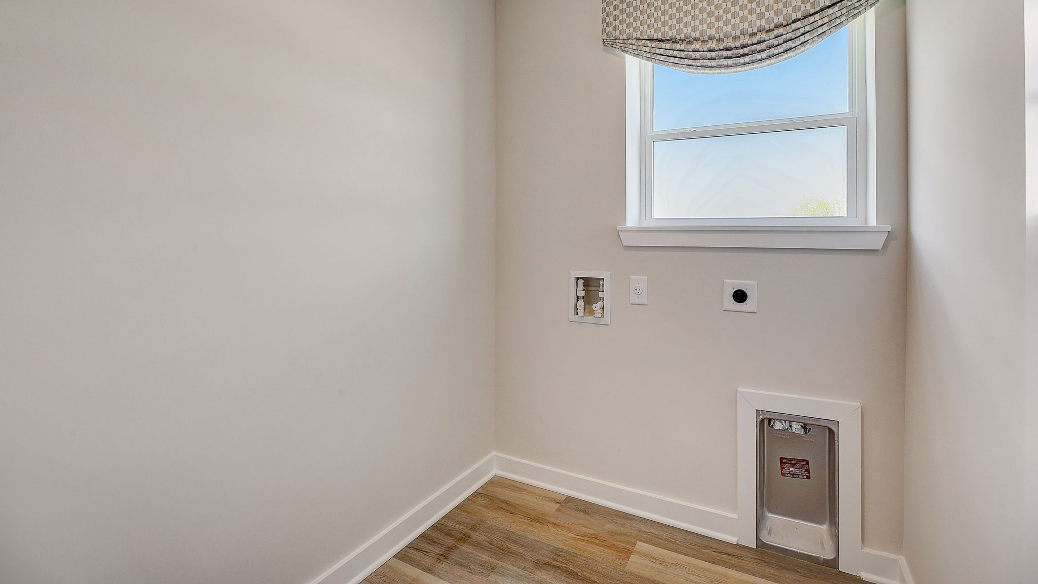 upper level laundry room