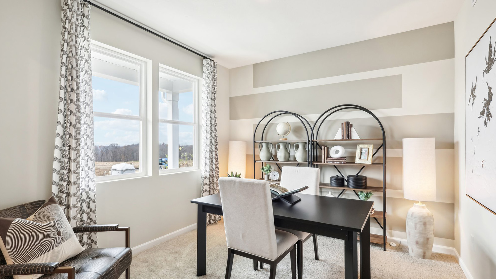 Entry way flex room with window