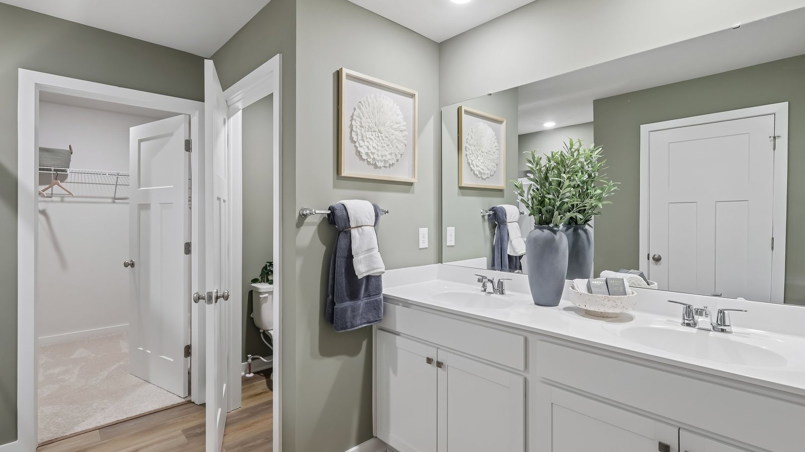 Primary bedroom ensuite bathroom