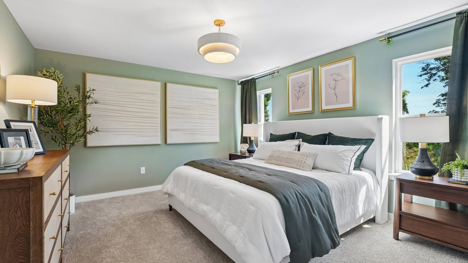 Regent primary bedroom large suite
