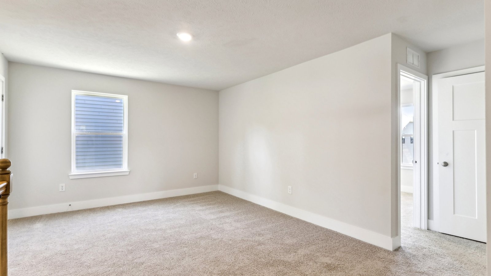 Upper level Loft area with exposed railings