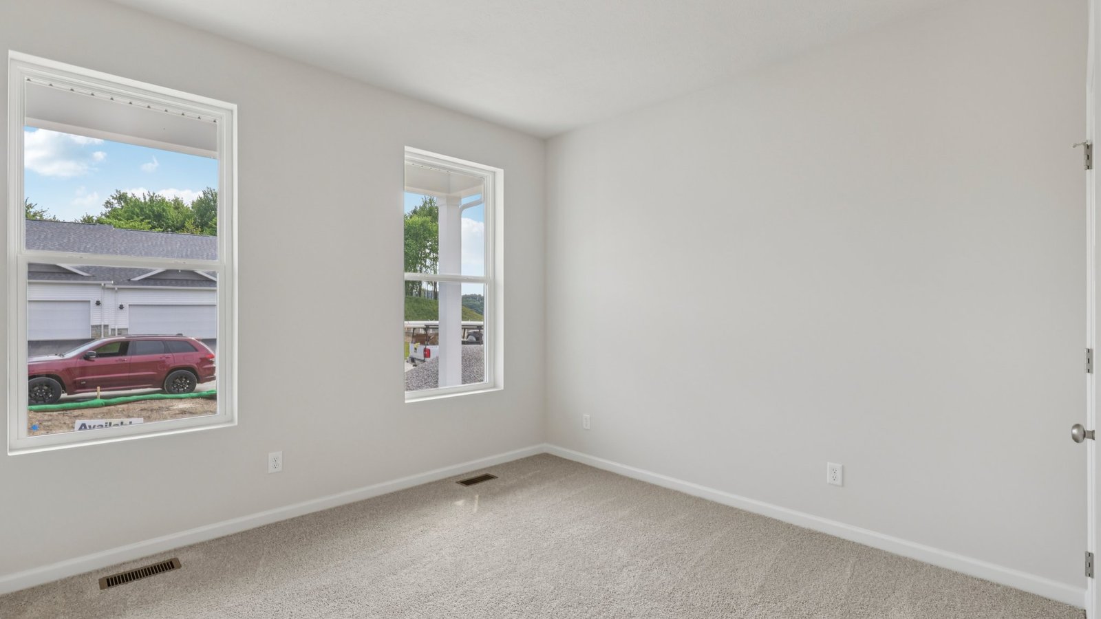 Second bedroom with two windows