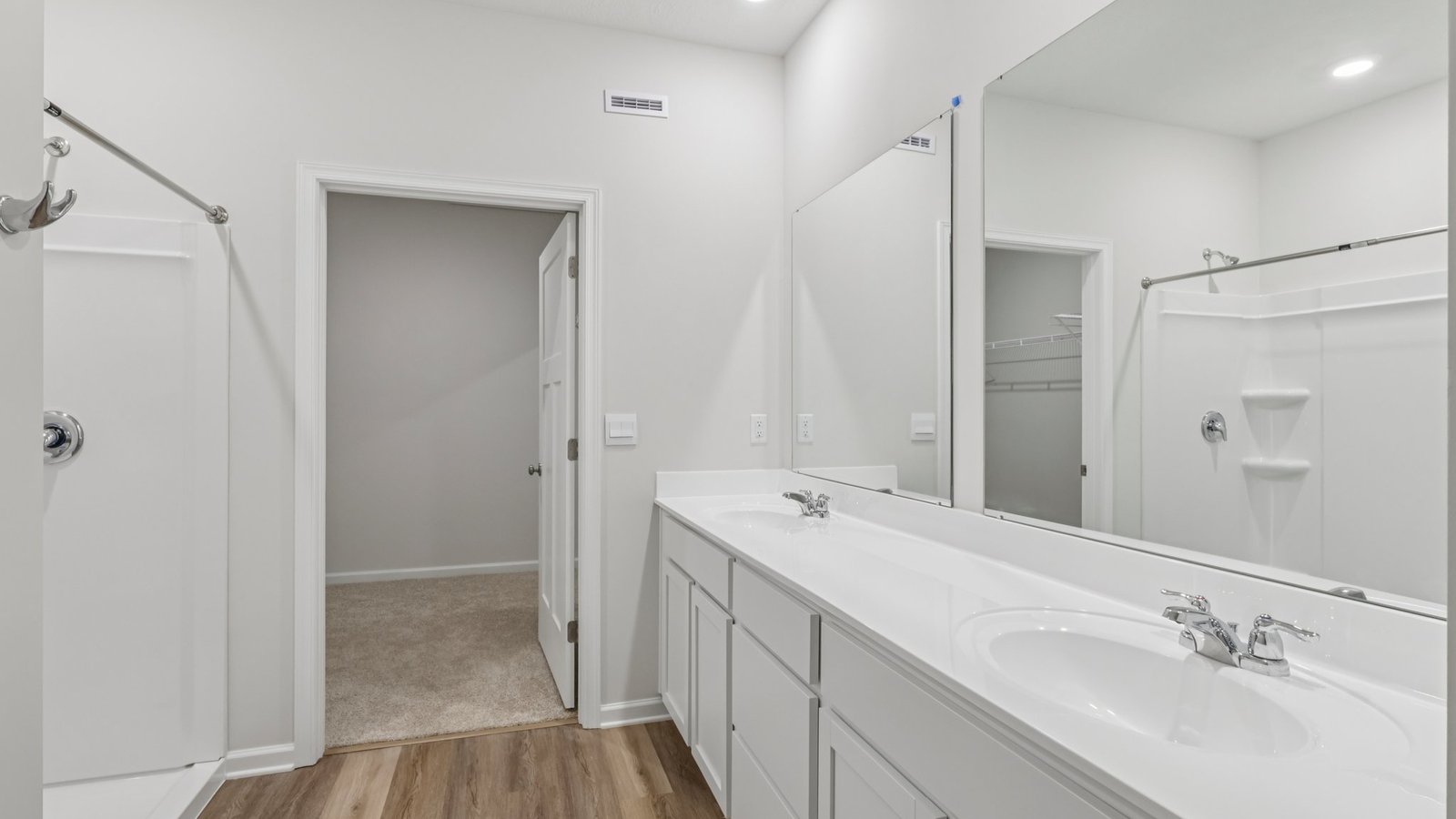 Primary bedroom ensuite bathroom