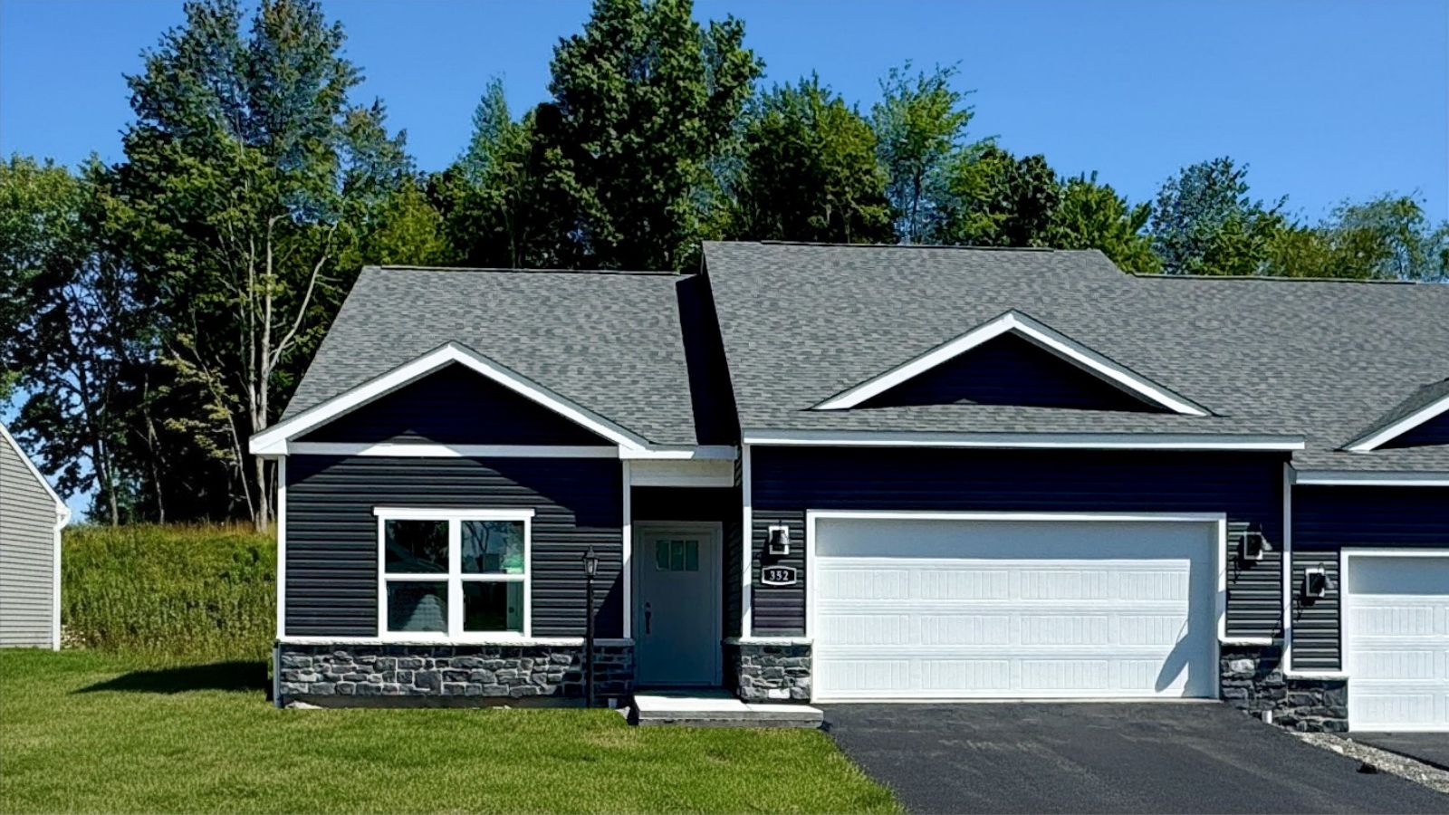 352 Gleneagles Dr. exterior