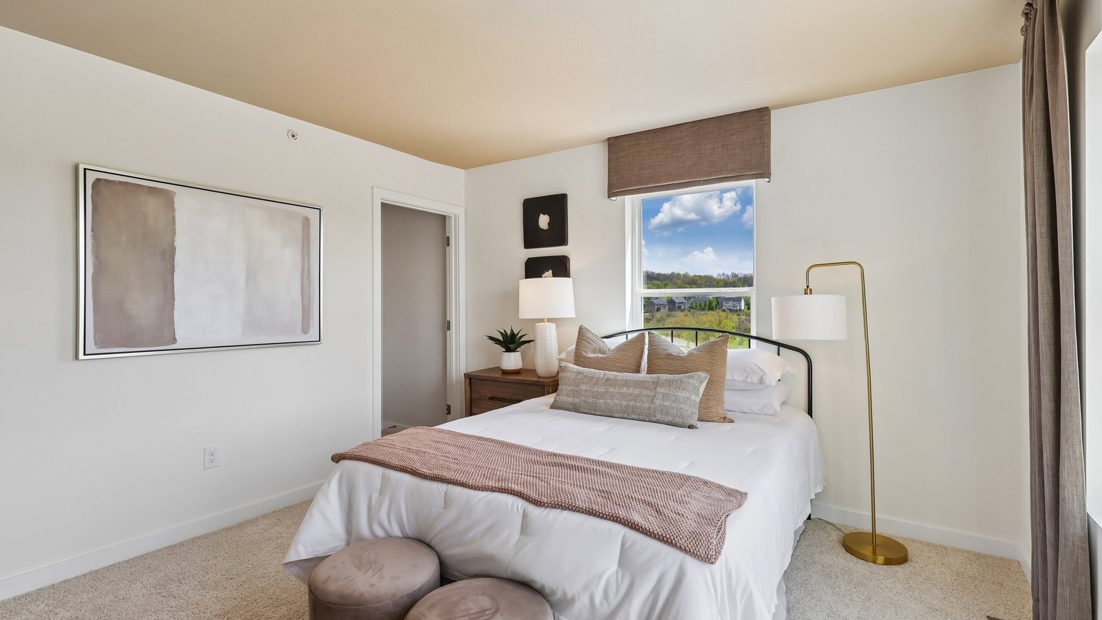 Secondary bedroom