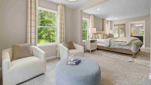 primary suite sitting room