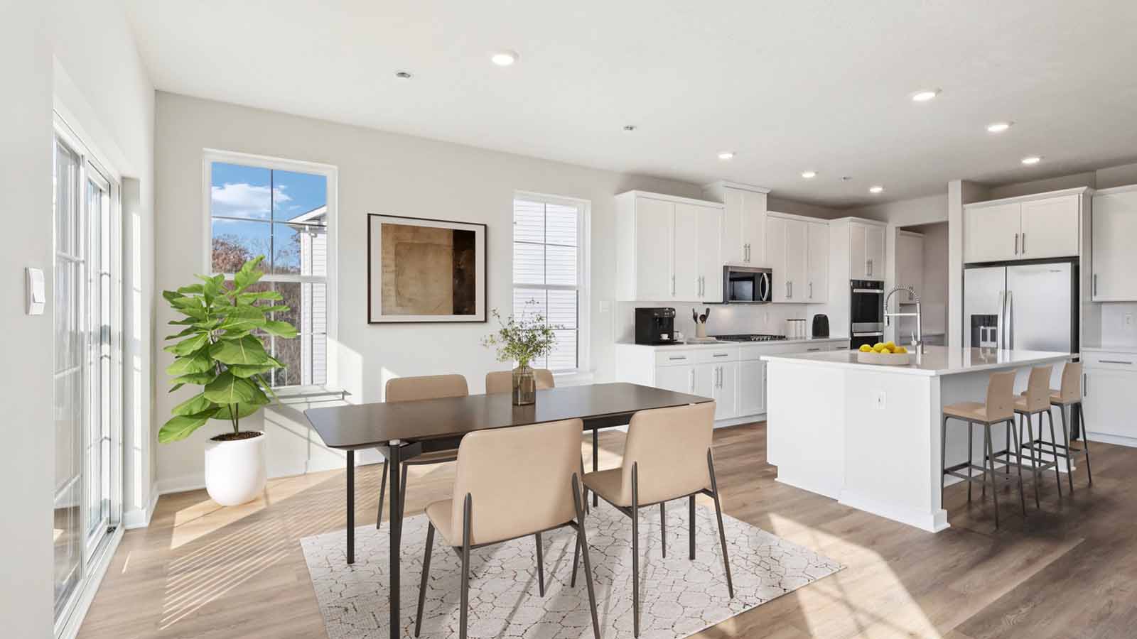 VS dinette off kitchen