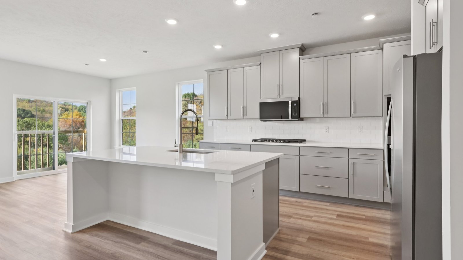 Kitchen with large island