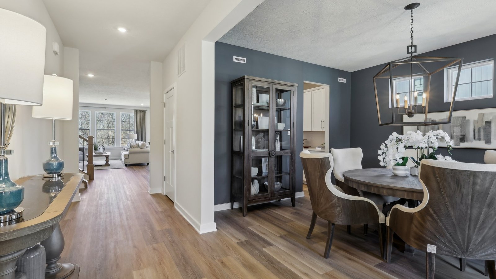 Entry way with flex room