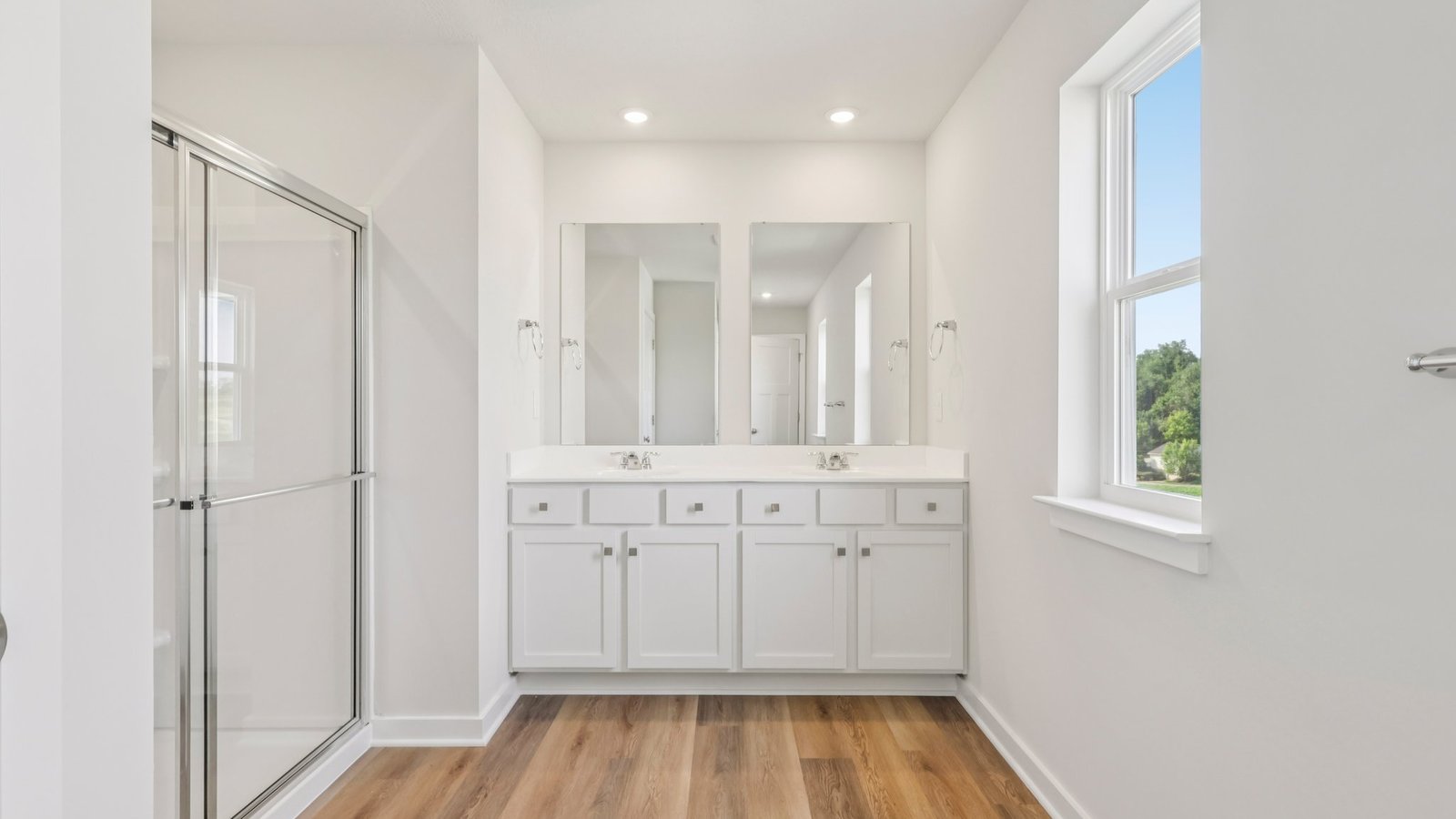 primary ensuite bathroom