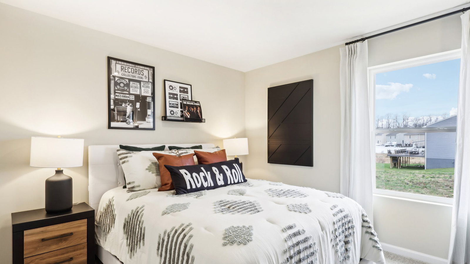 Secondary bedroom