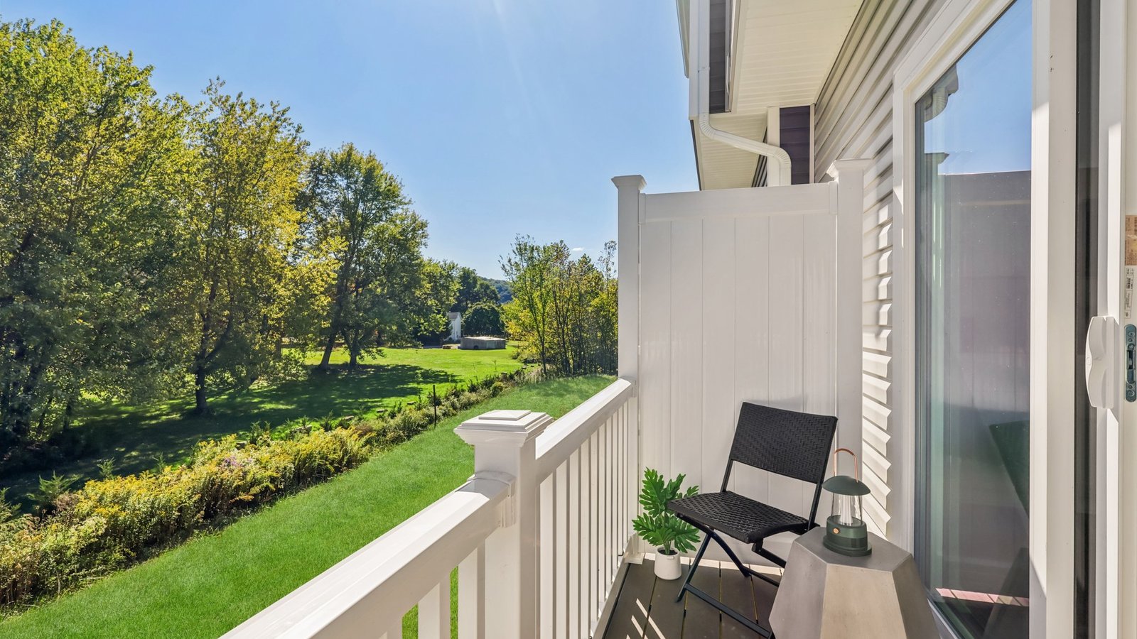 cantilever deck off kitchen
