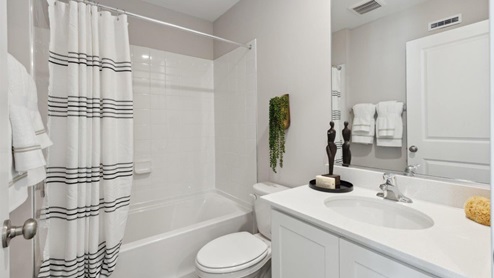 secondary full bathroom