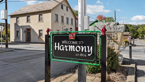 Welcome to Harmony sign