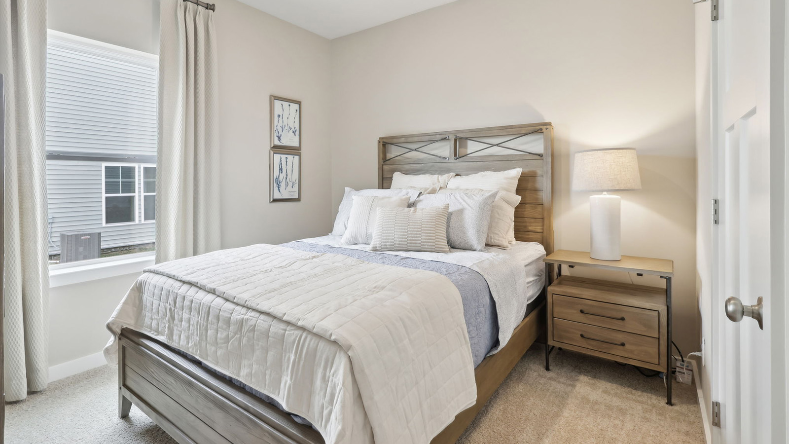 Secondary bedroom