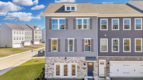 Exterior of Regent Model at Legacy