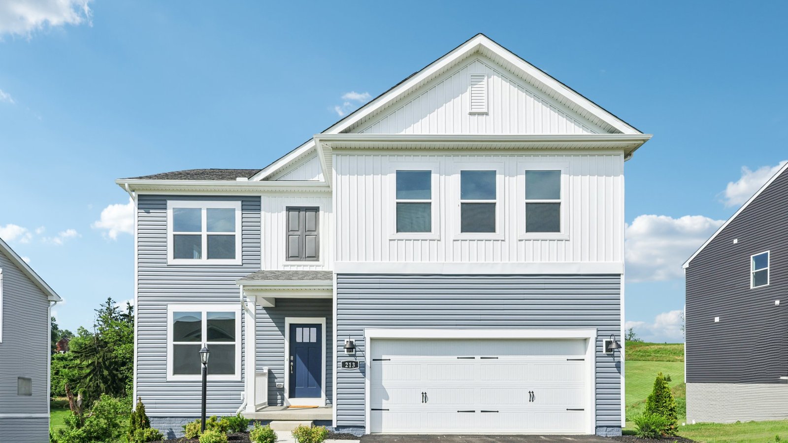 Exterior of Hadley floorplan with blue and white siding