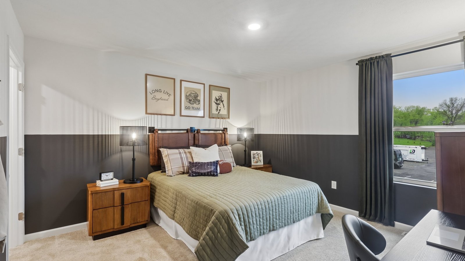 Secondary bedroom