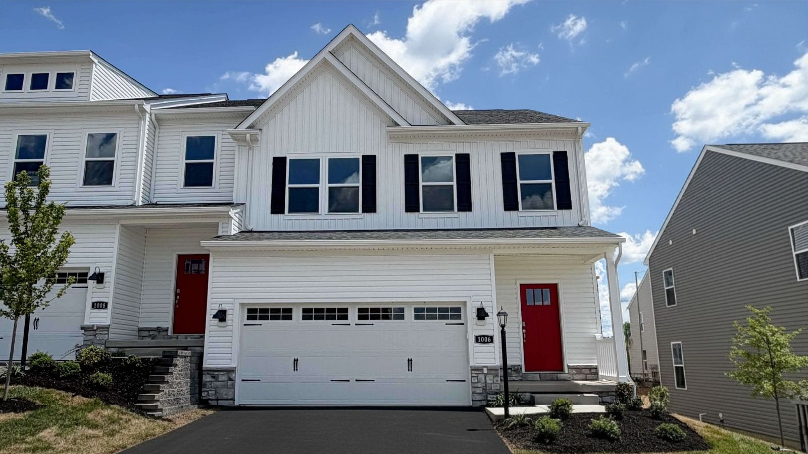 Exterior of 1006