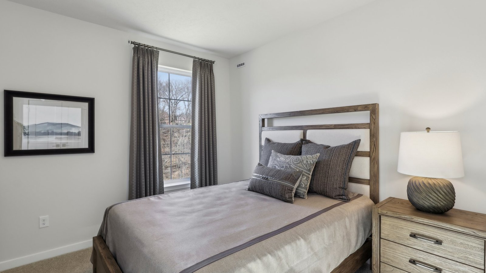 Second room with window