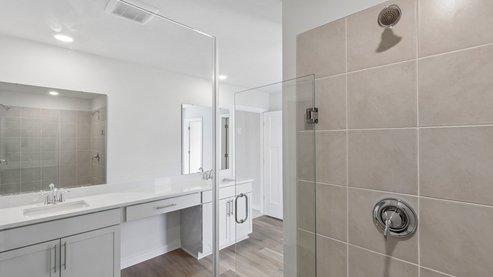 Primary bedroom ensuite bathroom