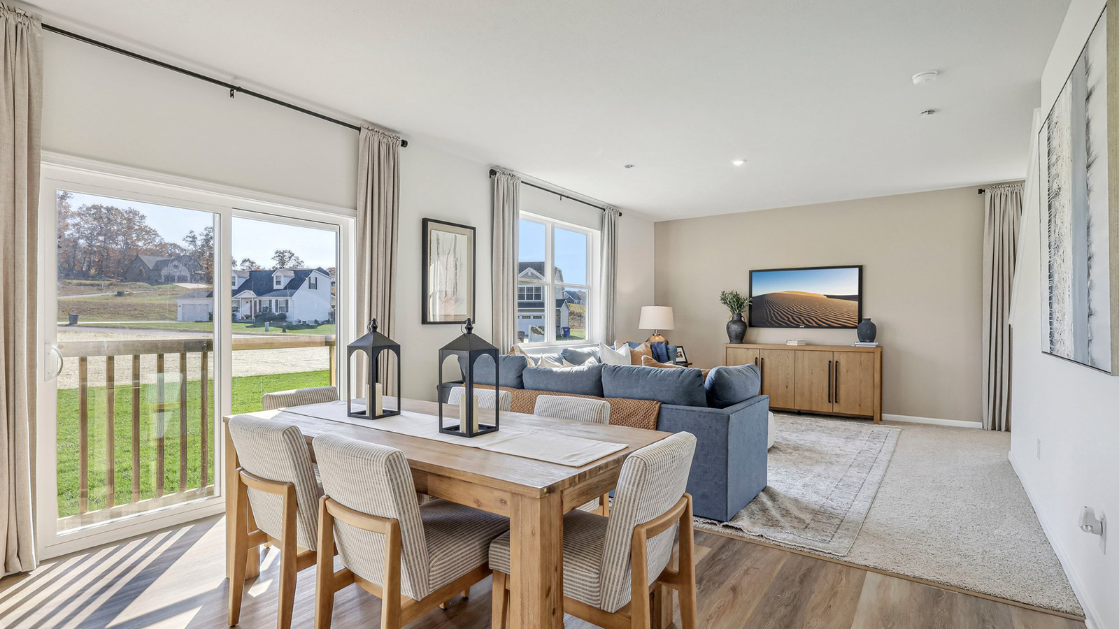 Casual dining space into living room