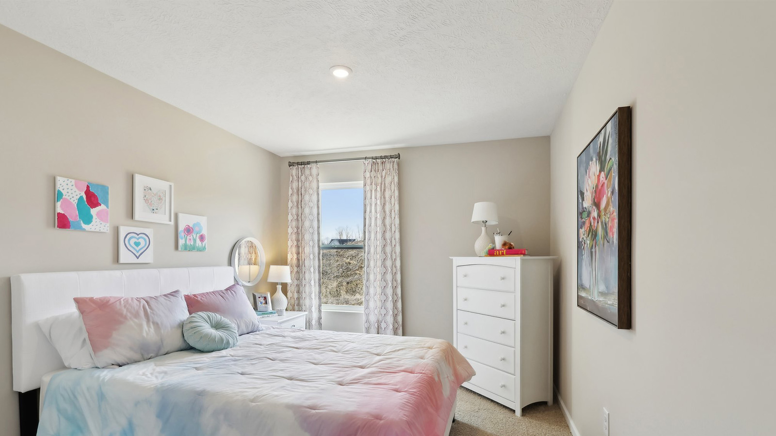 Secondary bedroom with full bed