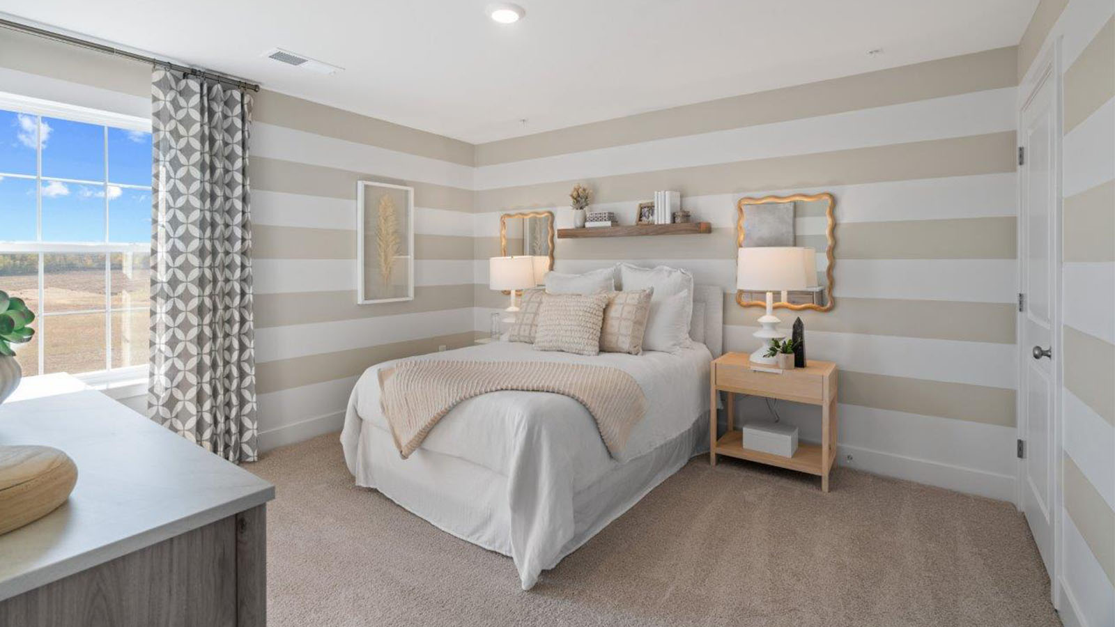 Secondary bedroom