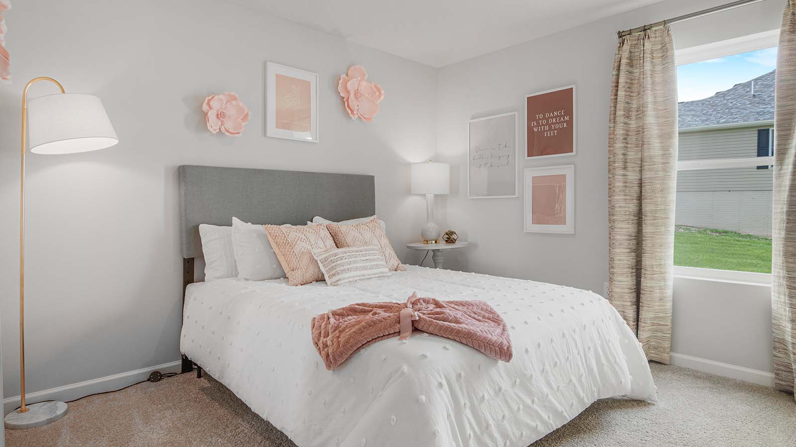 Large secondary bedroom