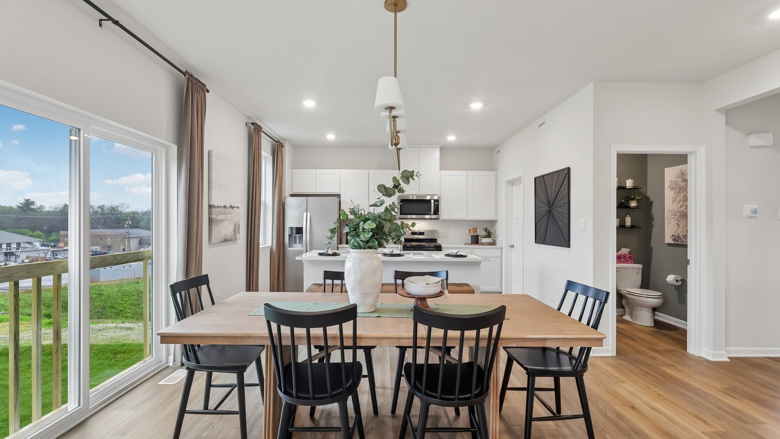 dining area off kitchen