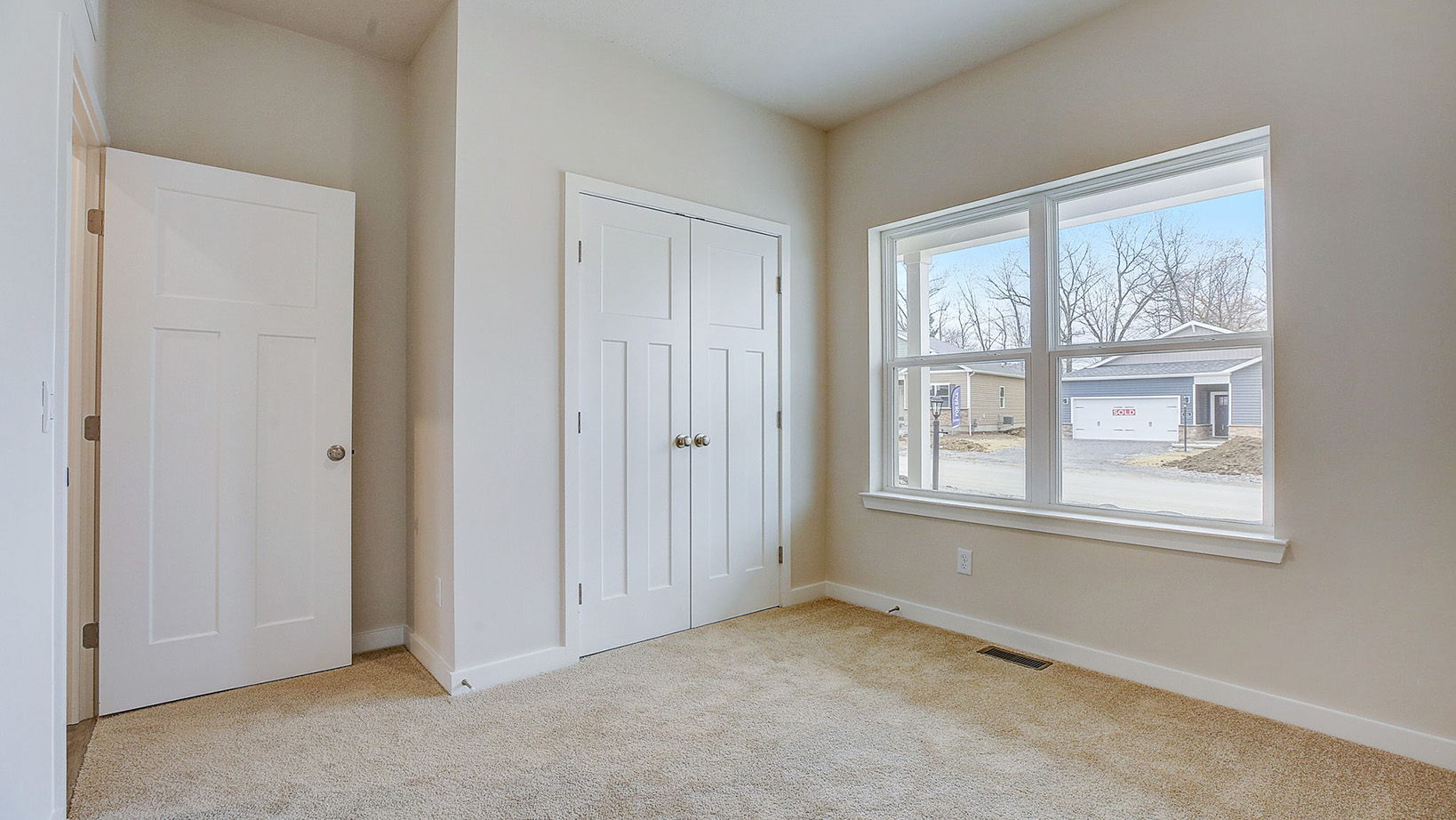Secondary bedroom