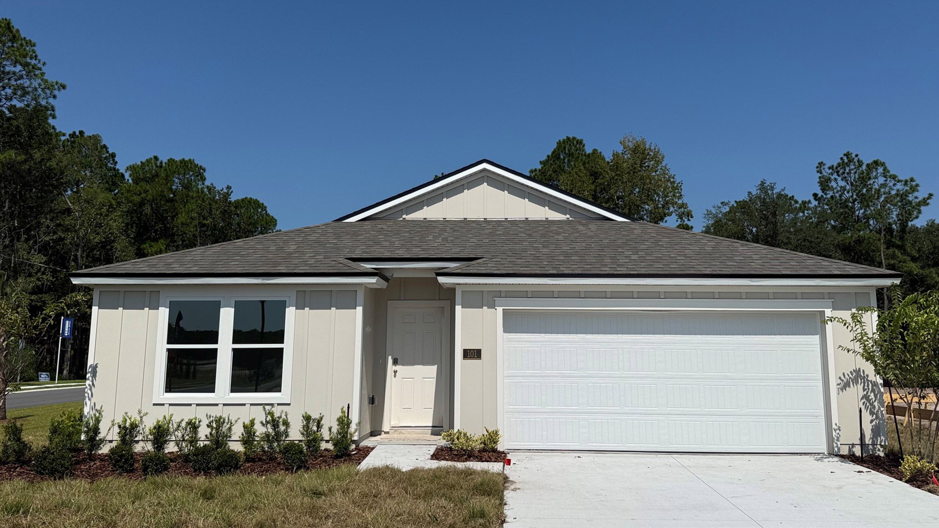 101 Red Oak Court exterior