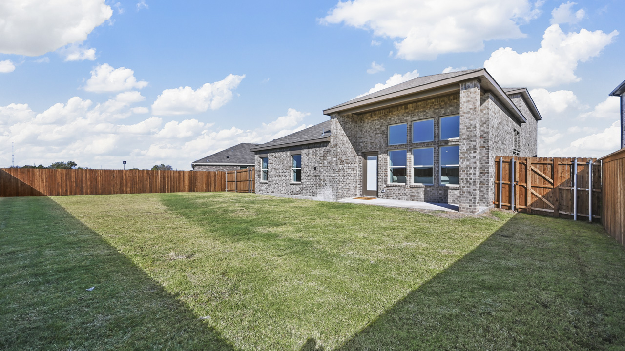 H233 Floorplan at Fireside by the Lake in Garland, TX.