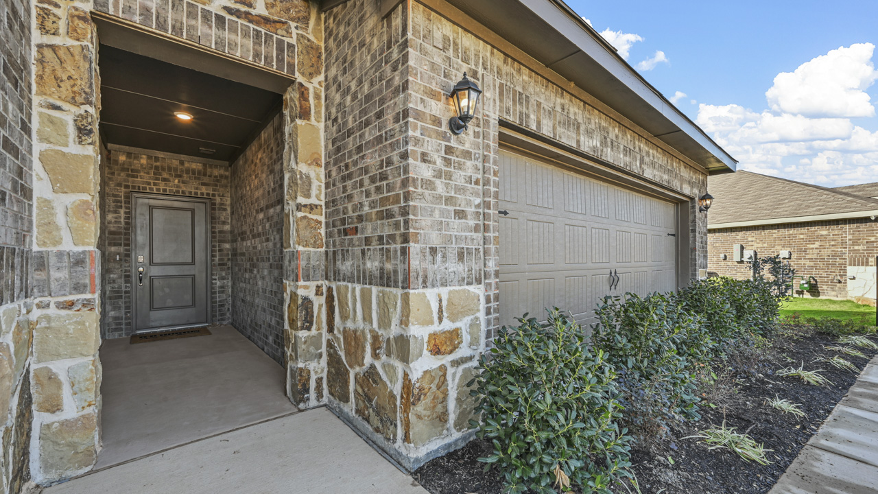 H233 Floorplan at Fireside by the Lake in Garland, TX.