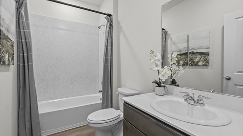 1308 Quest Bridge Road Model Upstairs Bathroom Photo